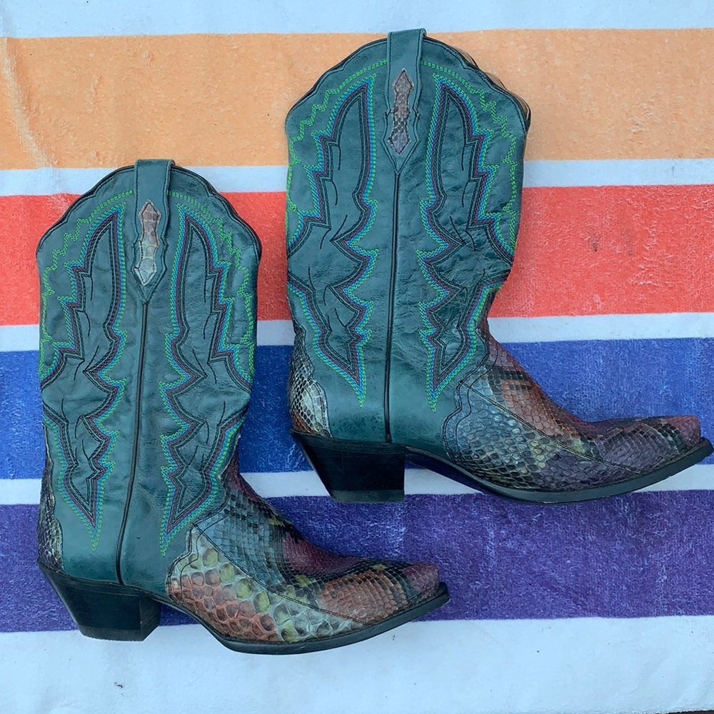 Beautiful python snakeskin Dan post boots